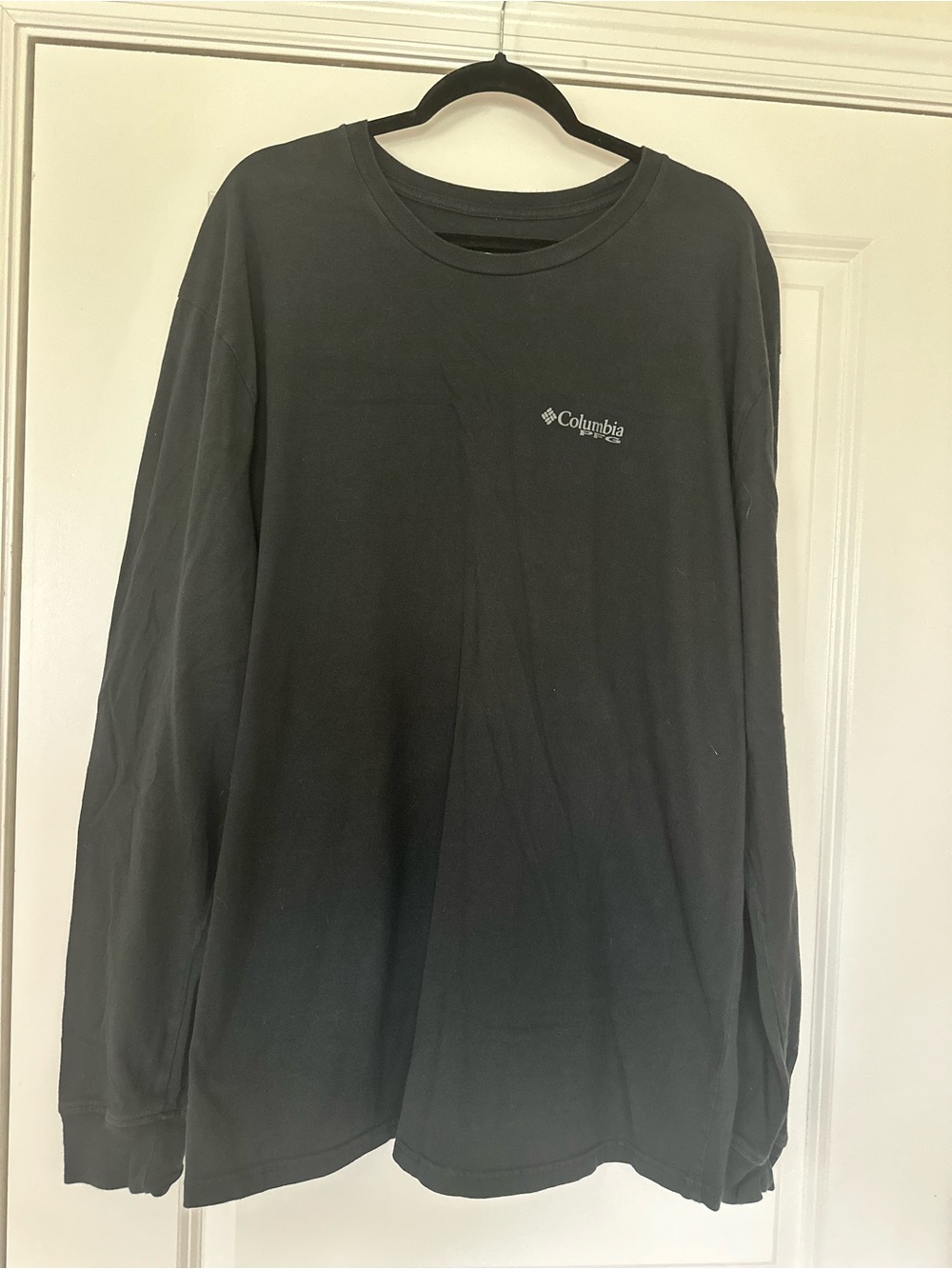 Columbia Men’s Long Sleeve Crew Shirt — Charcoal Black
